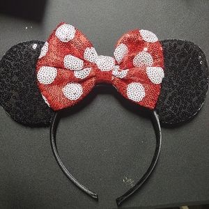 Disney Minnie Mouse sequined headband!